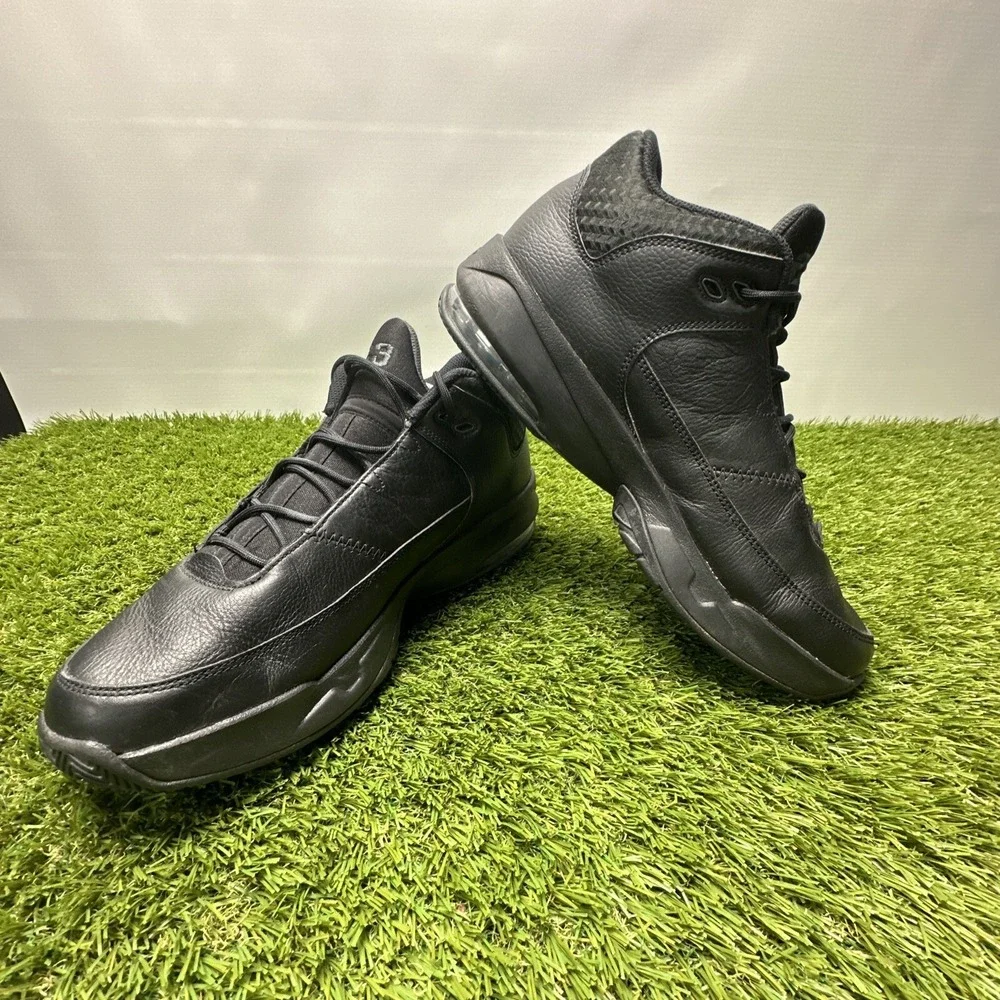 Nike Mens Air‎ Jordan Max Aura 3 Sz 10 Black leather CZ4167-001 Triple Black